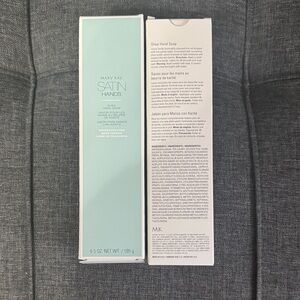 Mary Kay Satin Hands Shea Hand Soap - Aqua and White